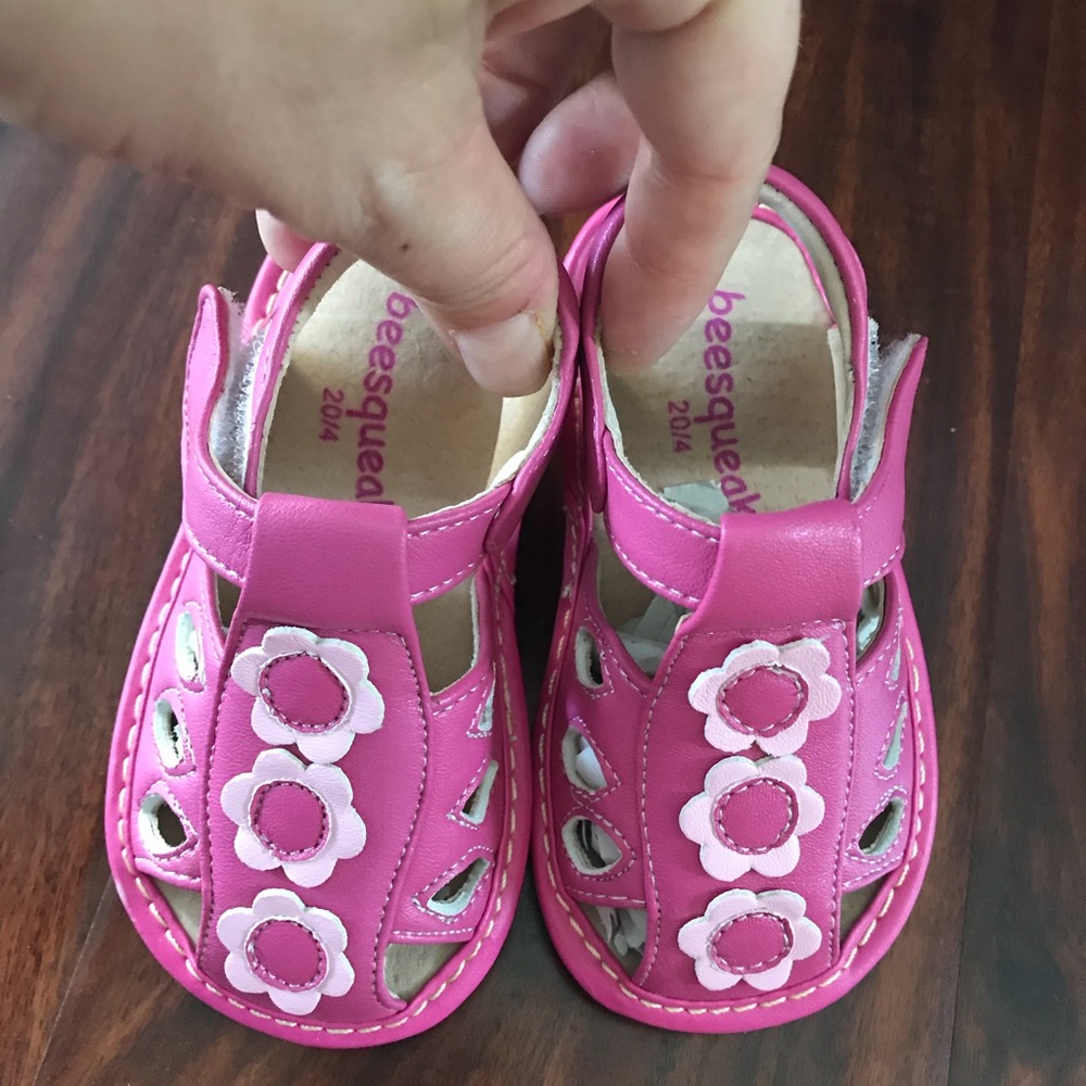 Leather squeaky sandals